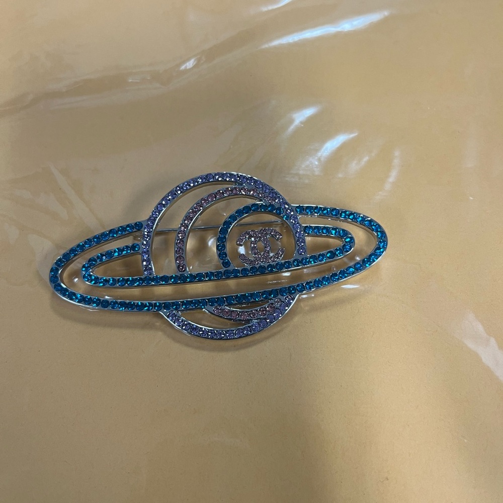 NWOT Brooch